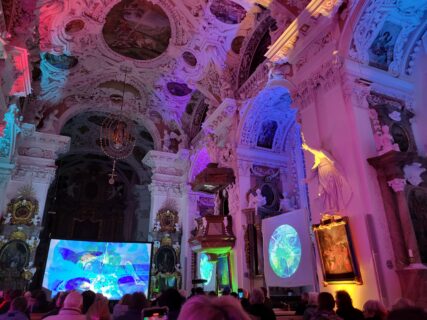 Zum Artikel "„Das Gehirn – Musikalische Erkundungen“: A Multisensory Dialogue Between Science and Art"